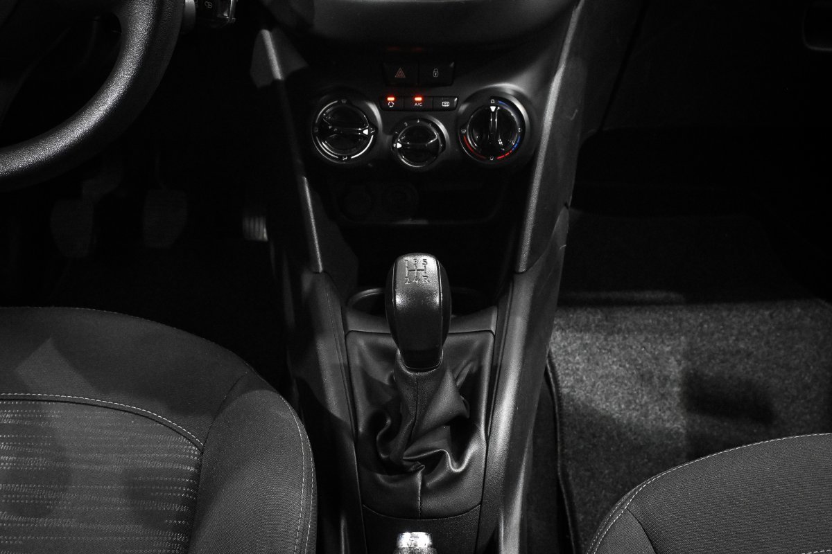 Foto Peugeot 208 16