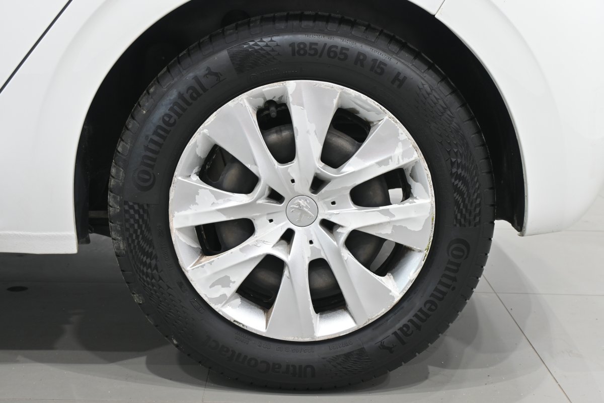 Foto Peugeot 208 23