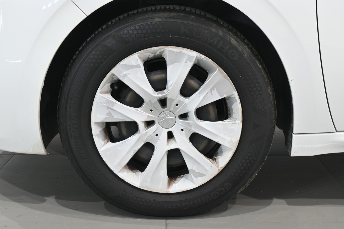 Foto Peugeot 208 24