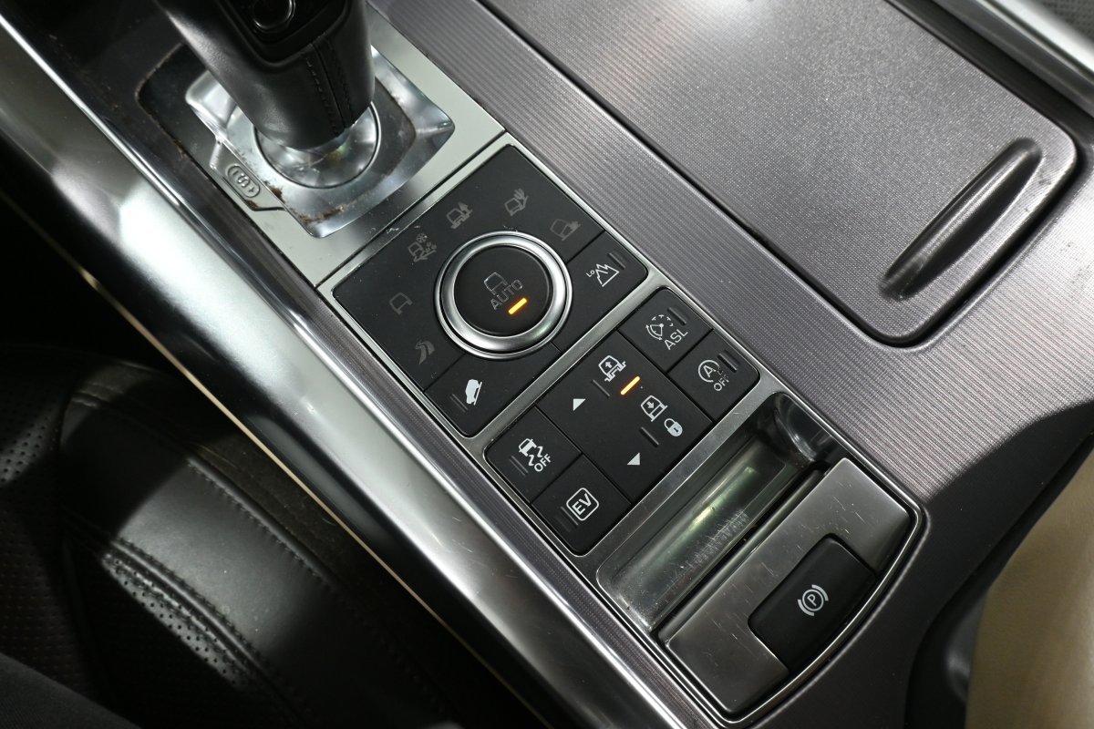 Foto Land-Rover Range Rover Sport 24