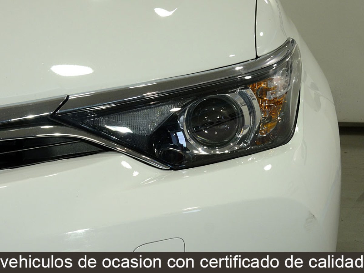 Foto Toyota Auris 12