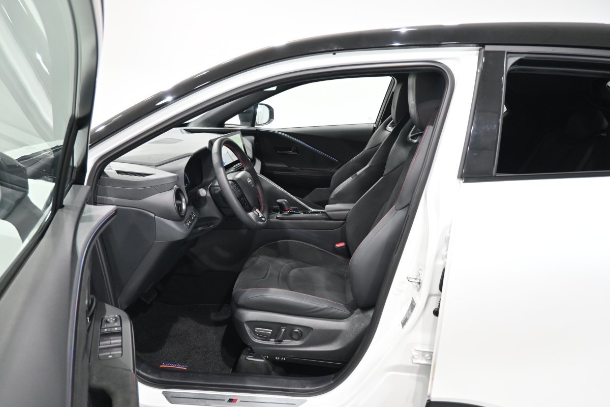 Foto Toyota C-HR 11