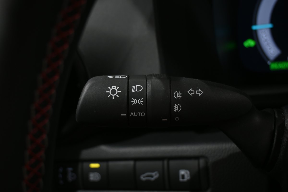 Foto Toyota C-HR 21