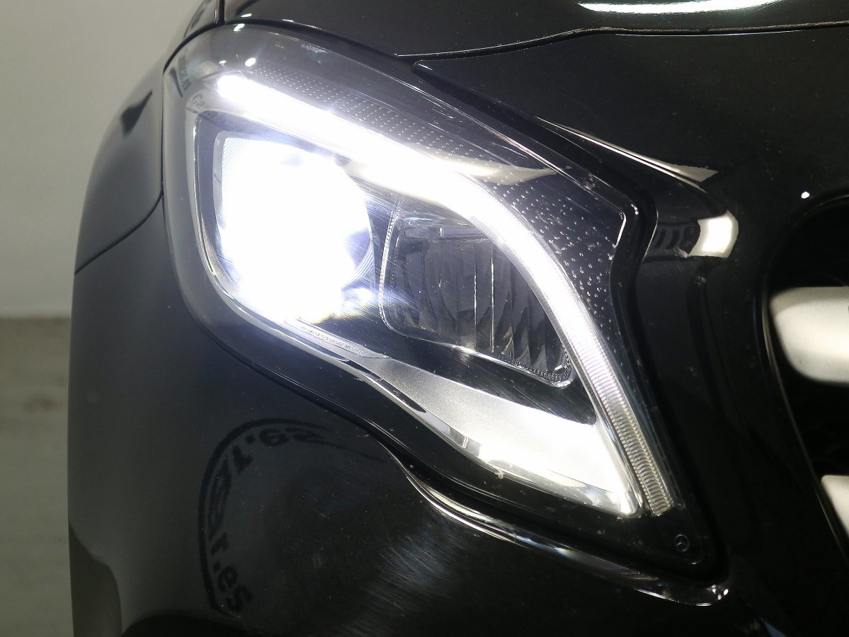 Foto Mercedes-Benz Clase GLA 12