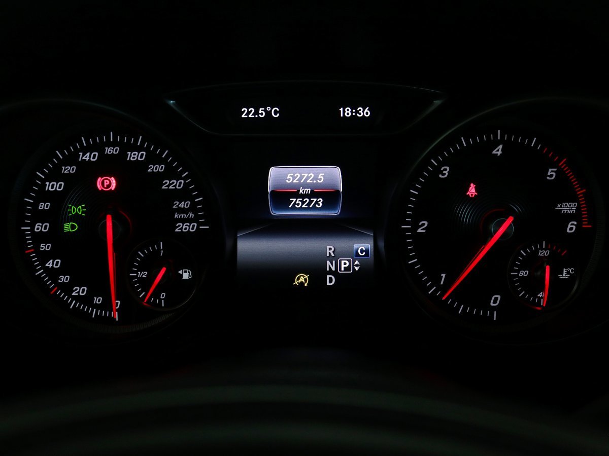 Foto Mercedes-Benz Clase GLA 17