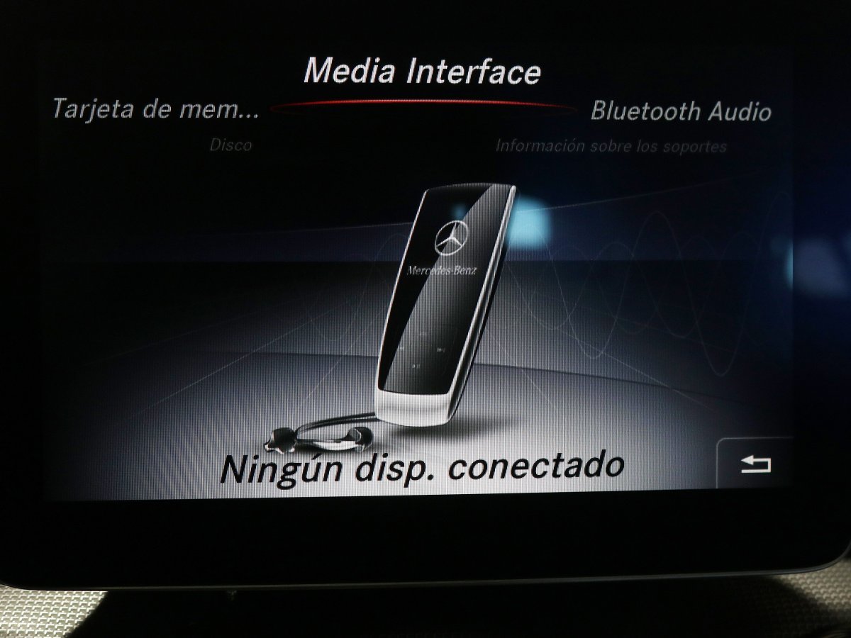 Foto Mercedes-Benz Clase GLA 24