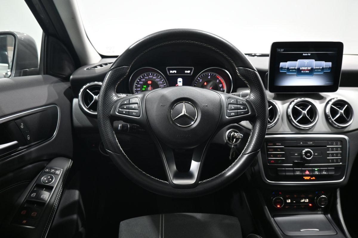 Foto Mercedes-Benz Clase GLA 19
