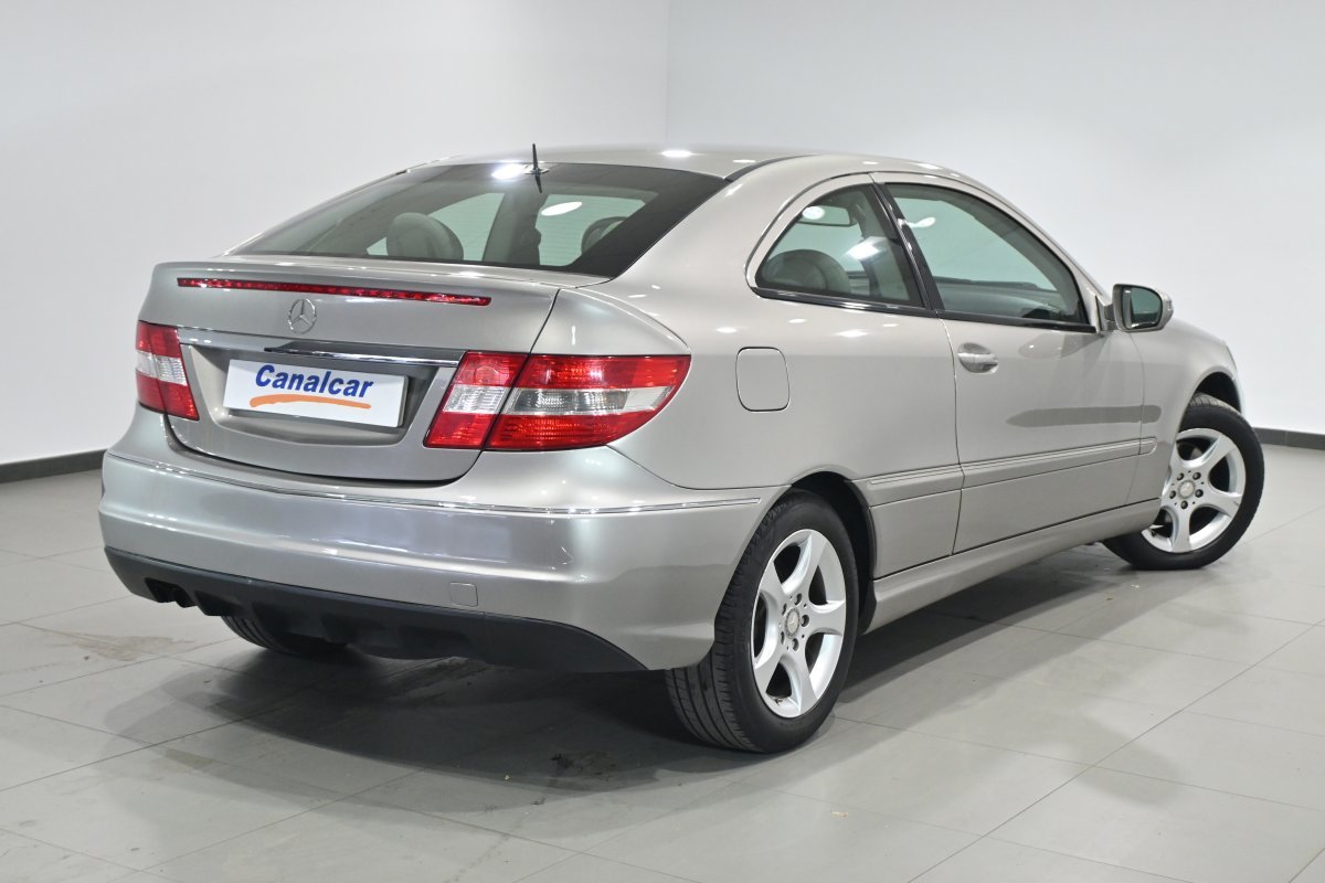 Foto Mercedes-Benz Clase CLC 4