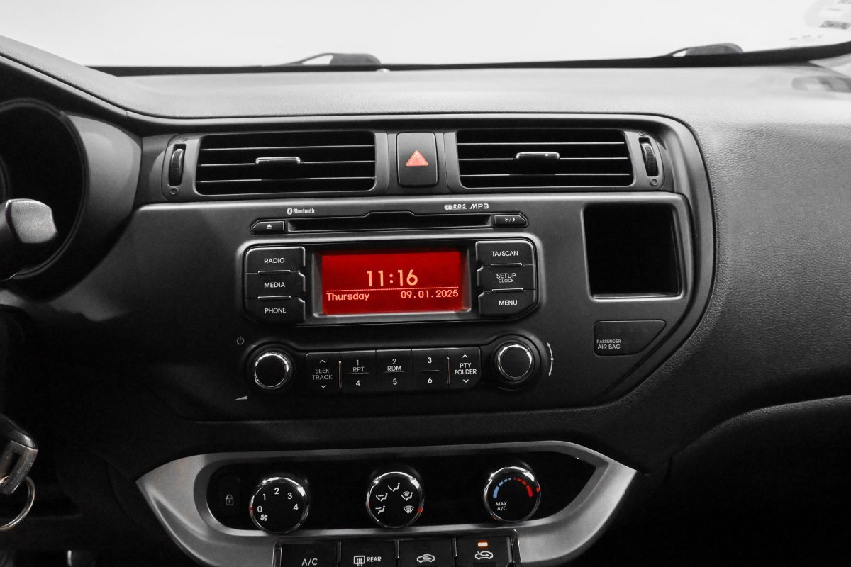 Foto Kia Rio 11