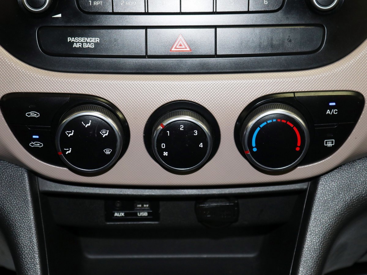 Foto Hyundai i10 16
