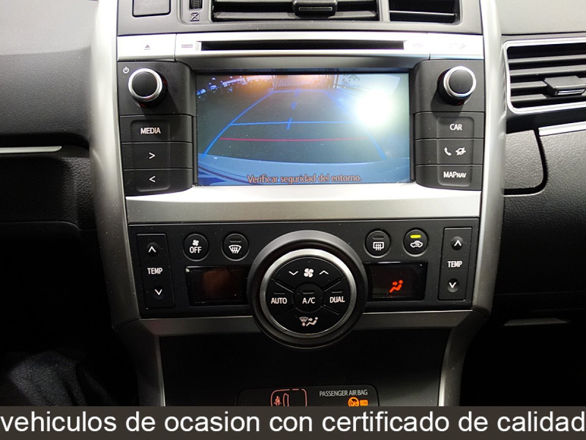 Foto Toyota Corolla Verso 25