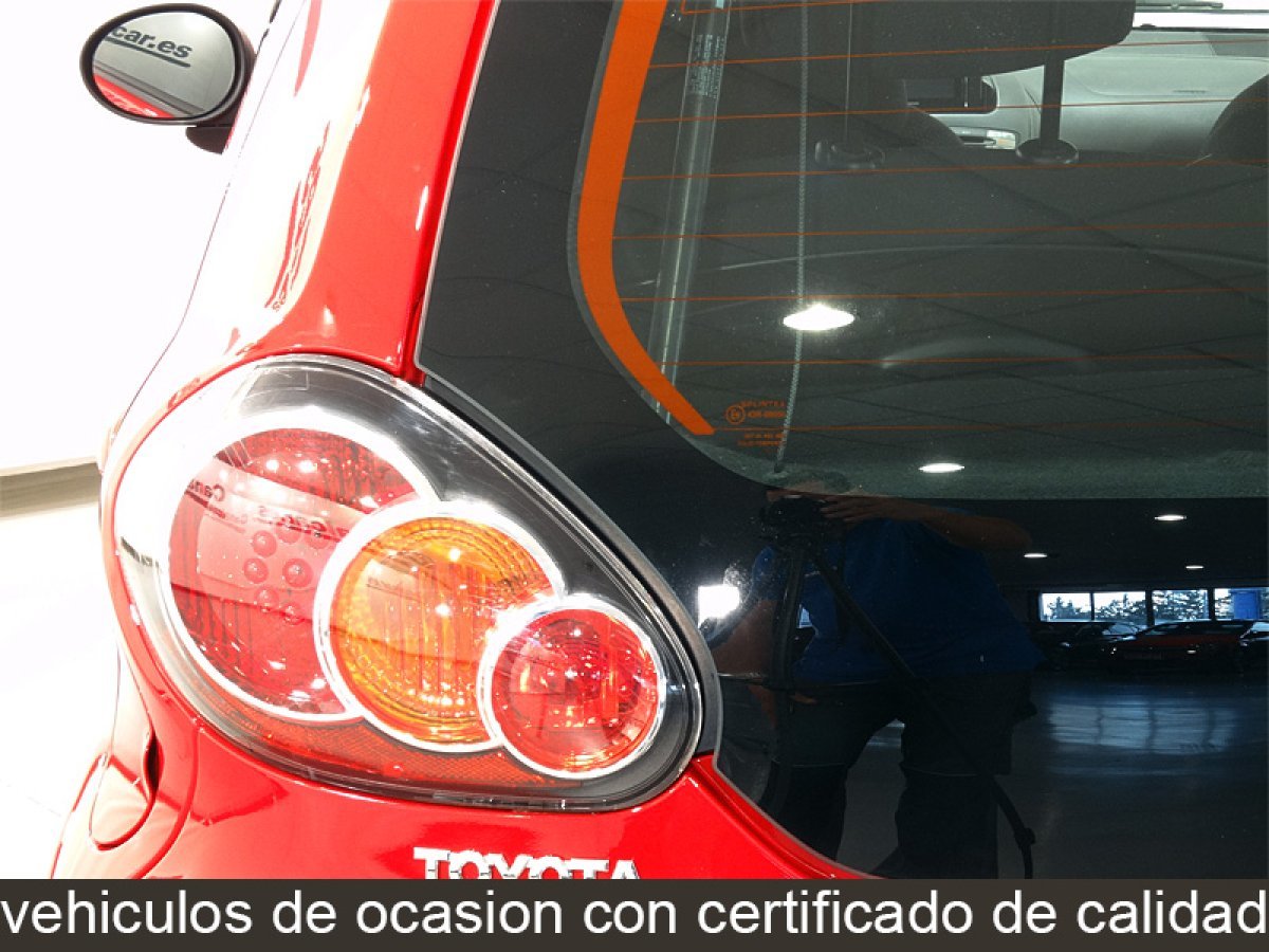 Foto Toyota Aygo 14