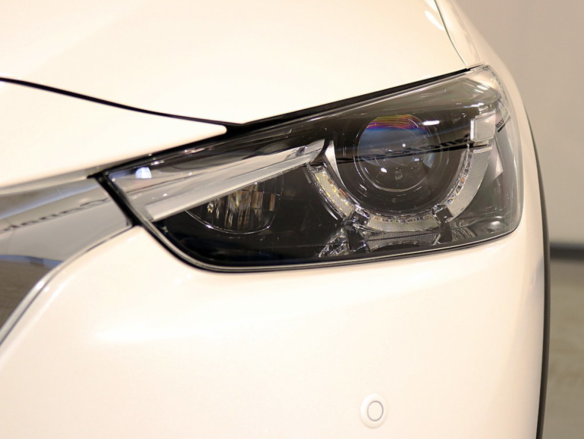 Foto Mazda CX-3 12