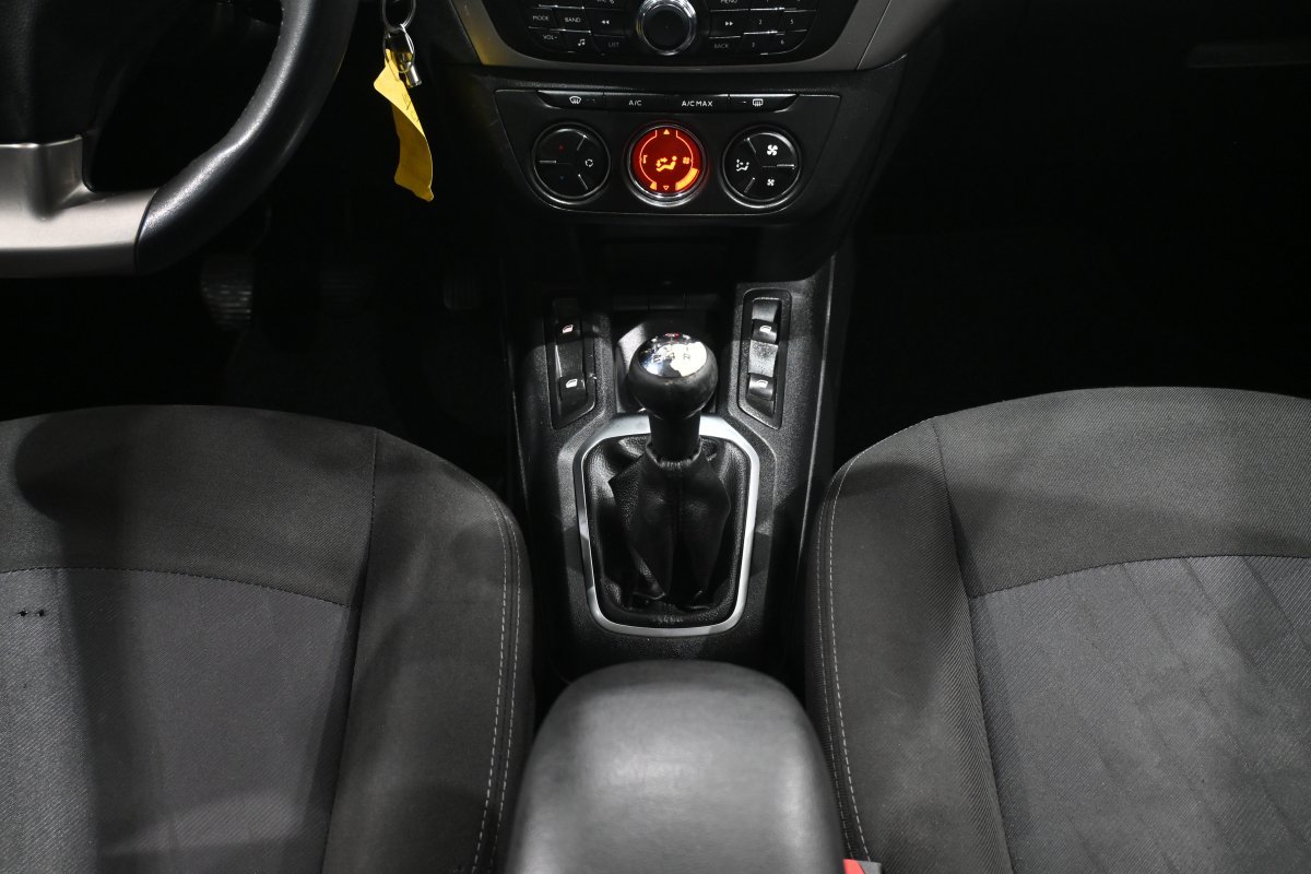 Foto Citroën C-Elysèe 18