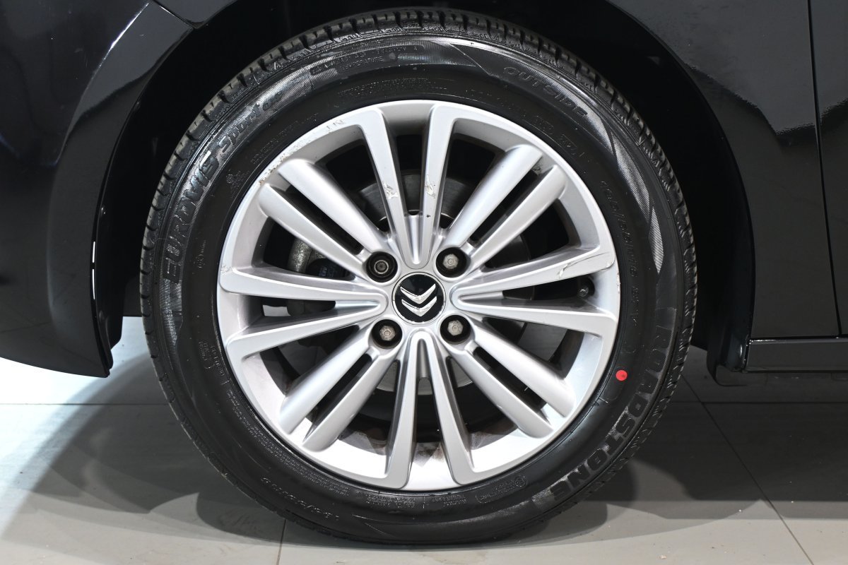 Foto Citroën C-Elysèe 23