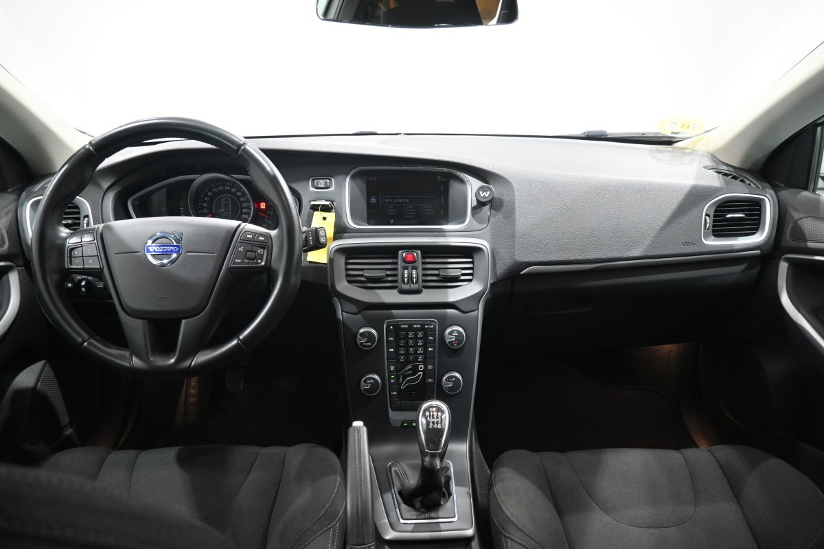 Foto Volvo V40 18 Foto Volvo V40 18