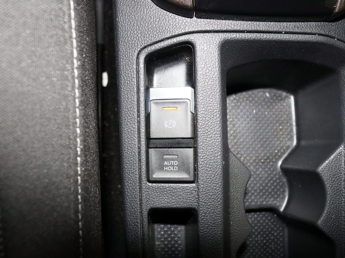 Foto Volkswagen T-Roc 14