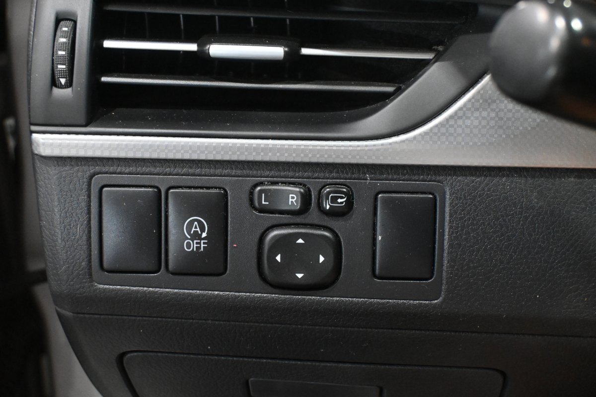 Foto Toyota Avensis 24