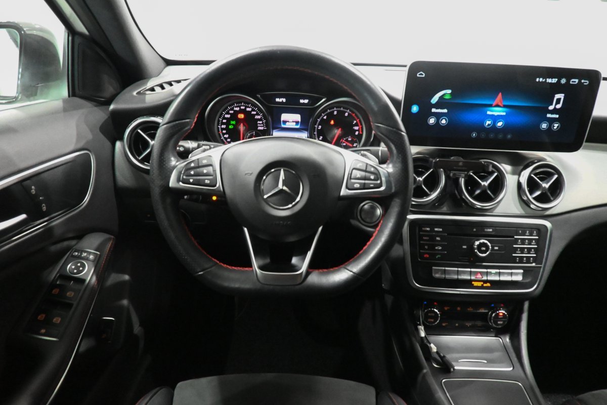 Foto Mercedes-Benz Clase GLA 21