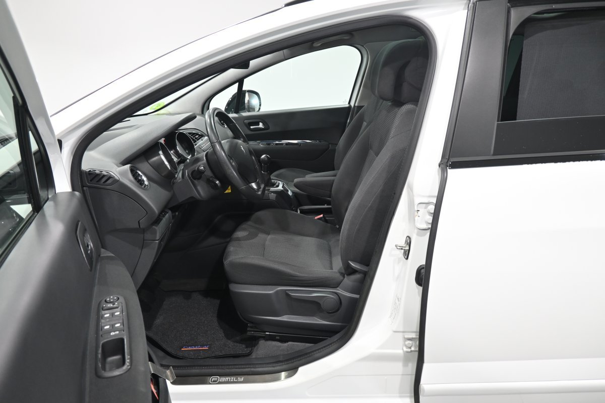 Foto Peugeot 5008 11