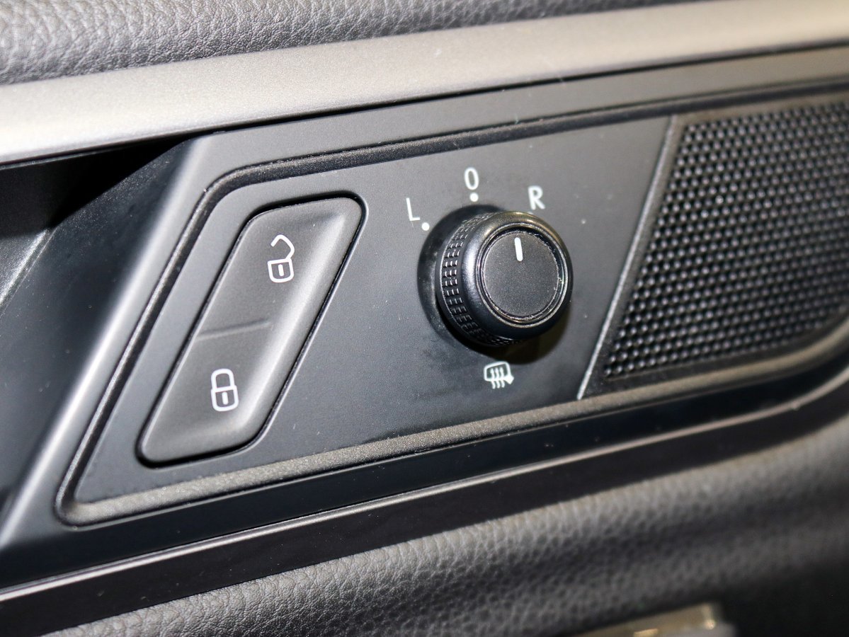 Foto Volkswagen Golf Sportsvan 23