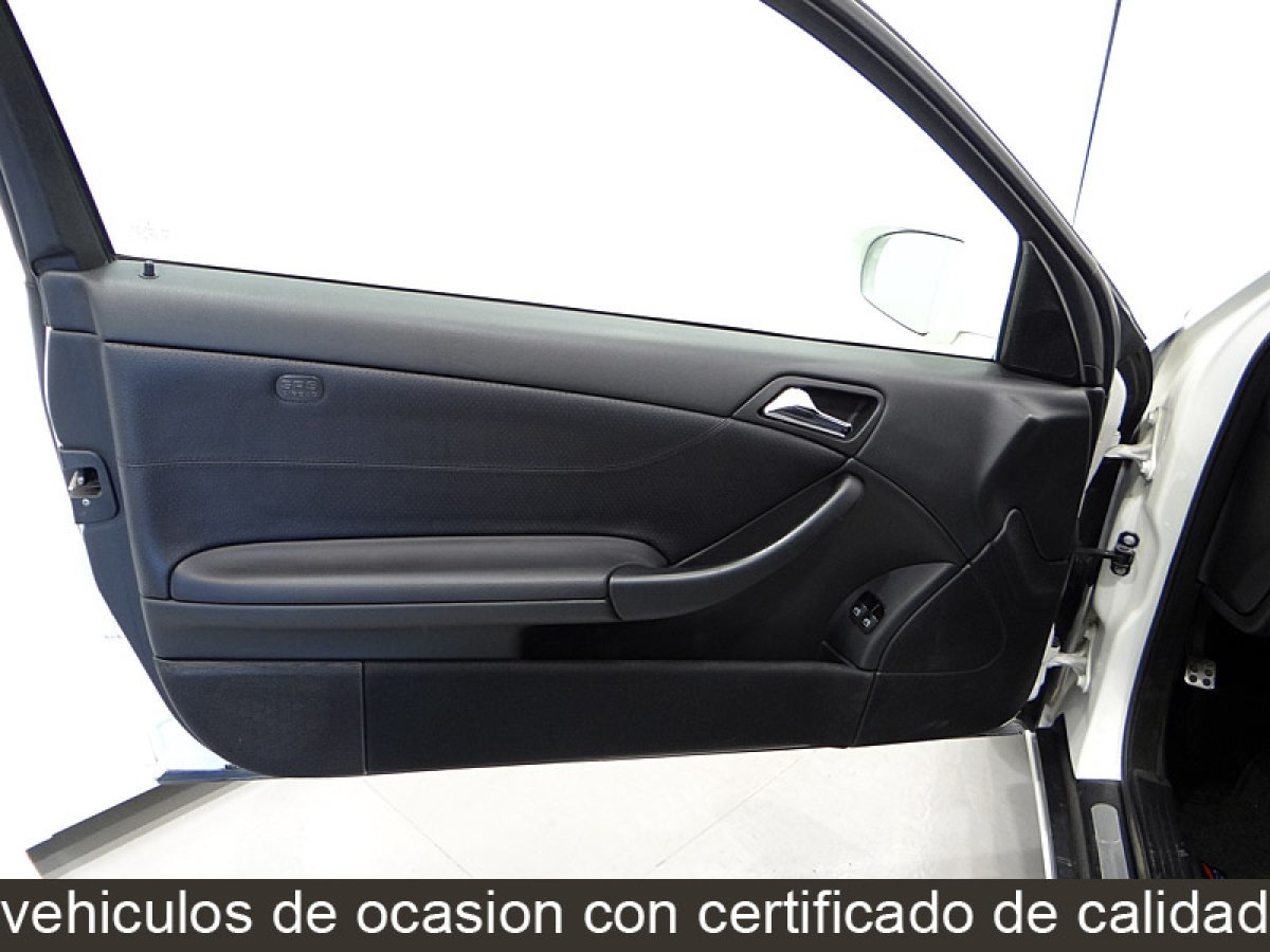 Foto Mercedes-Benz Clase CLC 24