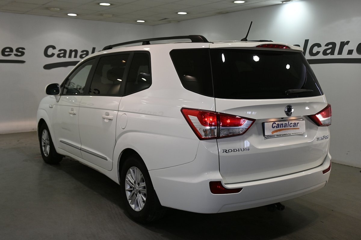 Foto SsangYong Rodius 6