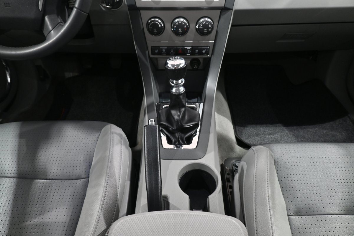 Foto Dodge Avenger 18