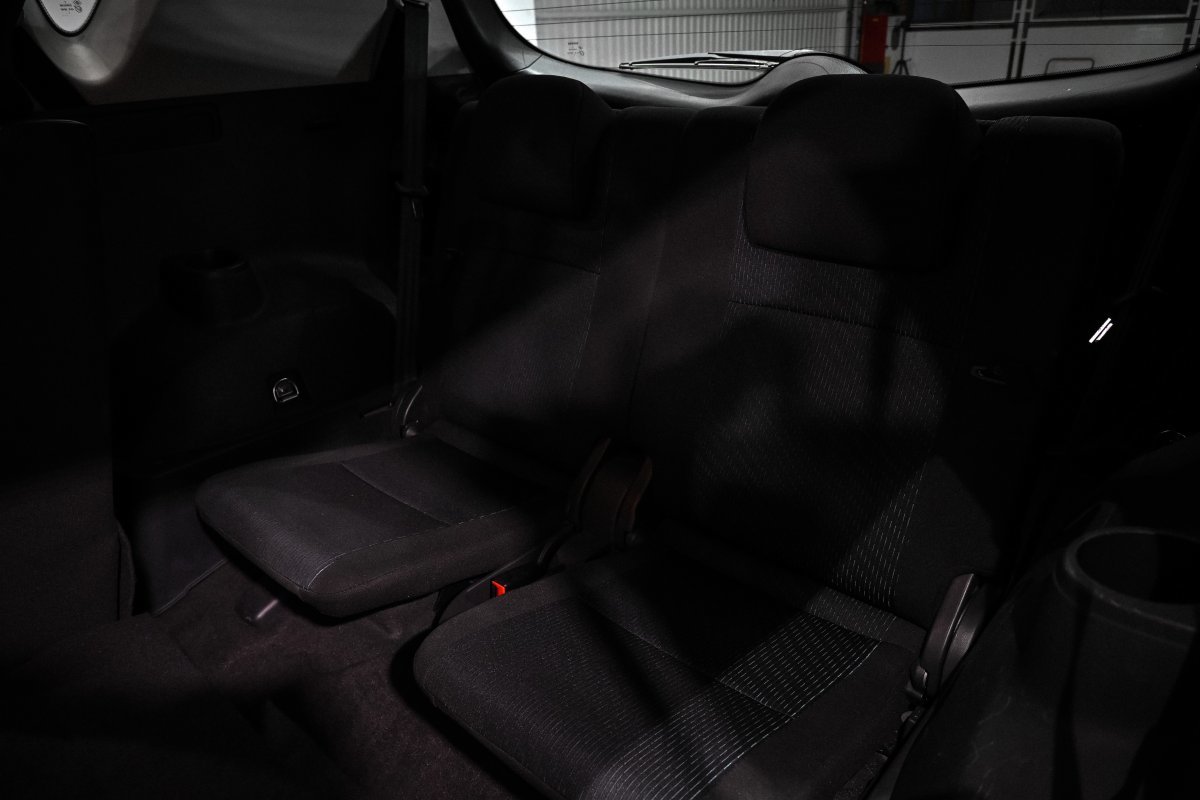 Foto Toyota Corolla Verso 10