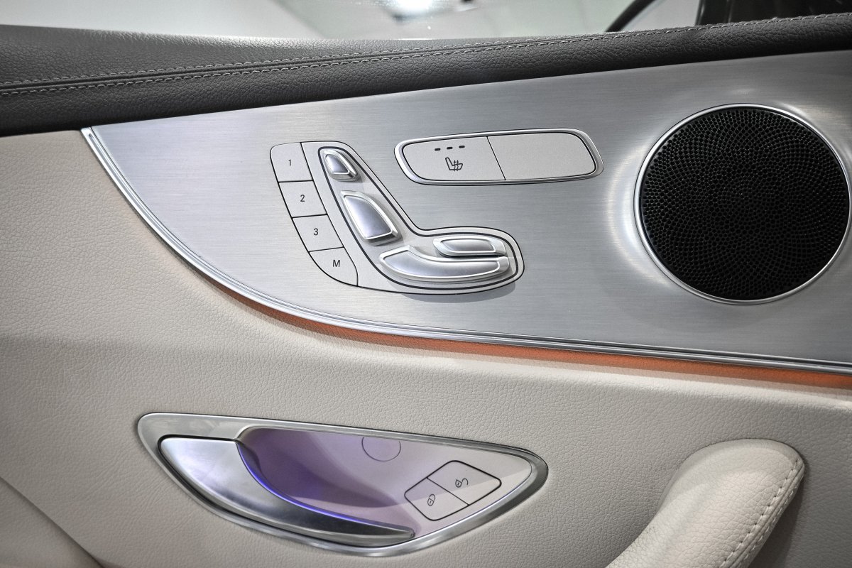 Foto Mercedes-Benz Clase E 27