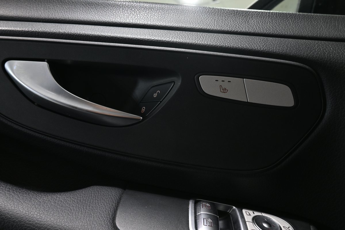 Foto Mercedes-Benz Clase V 34