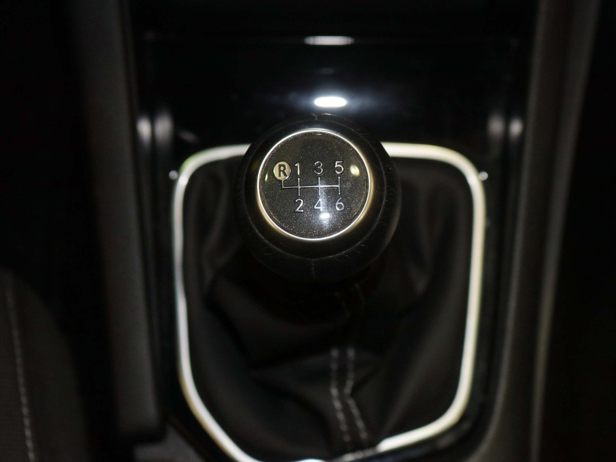 Foto Toyota Auris 28