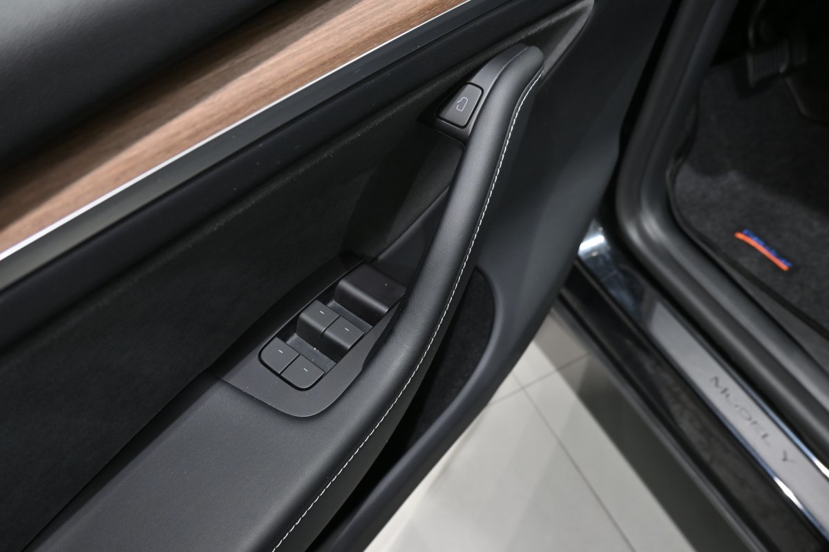 Foto Tesla Model Y 21