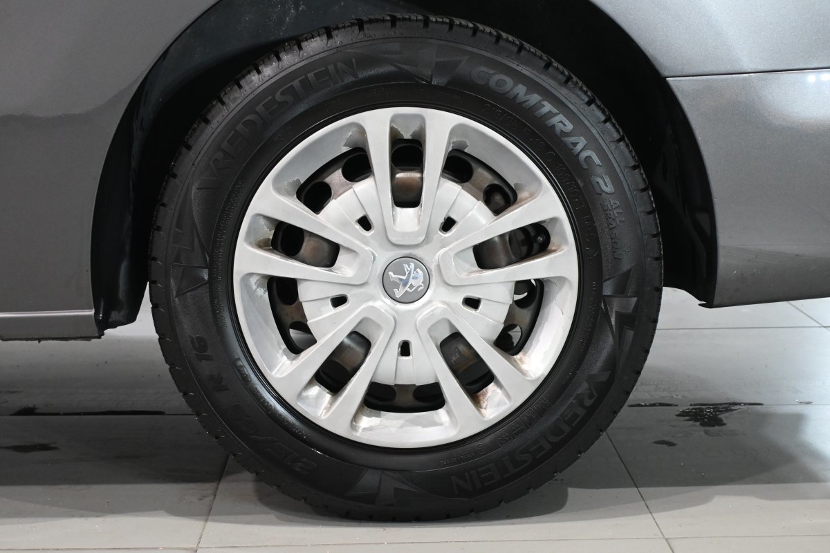 Foto Peugeot Traveller 26